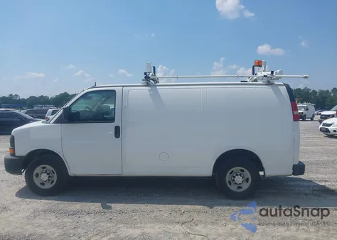2015 Chevrolet Express 2500 Work Van z USA, uszkodzony, nr VIN 1GCWGFCF3F1160207